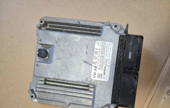 Volkswagen Tiguan Engine control unit/module 06L907309B