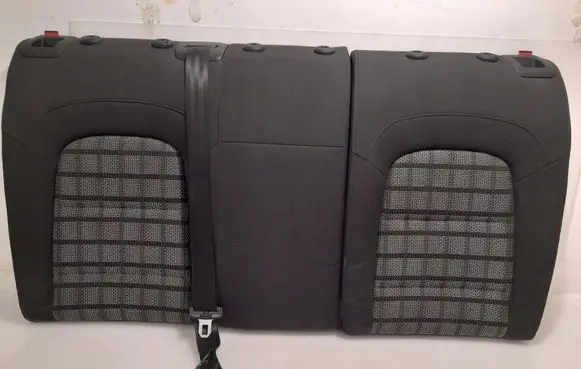 Audi Q3 8U Rear seat MB106