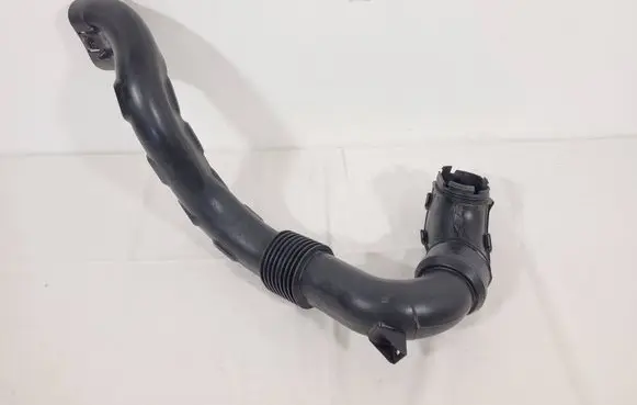 Dacia Sandero II Air intake duct part 165556691R LSA927
