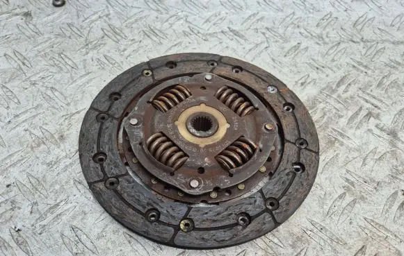 Alfa Romeo Mito Clutch pressure plate 320037510
