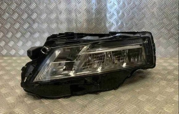 Nissan X-Trail T33 Headlight/headlamp 