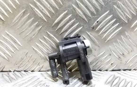 Volkswagen Golf IV Turbo solenoid valve 1J0906283C