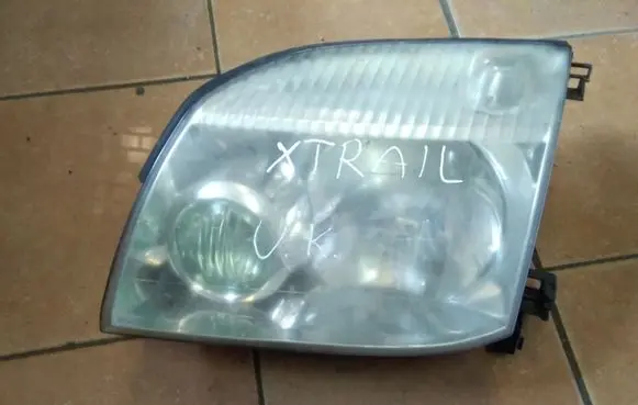 Nissan X-Trail T30 Headlight/headlamp