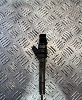 BMW 5 F10 F11 Fuel injector 0445110478 7810702