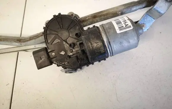 Mazda 3 I Wiper motor 0390241731