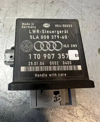 Skoda Octavia Mk2 (1Z) Light module LCM 5LA00837960 1T0907357