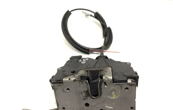 Opel Corsa D Front door lock 55702895