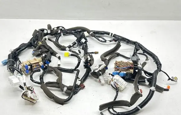Nissan Pulsar Panel wiring 240103ZR5E 02568
