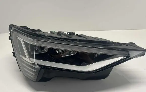 Audi e-tron Headlight/headlamp 030111023400 4KE941040
