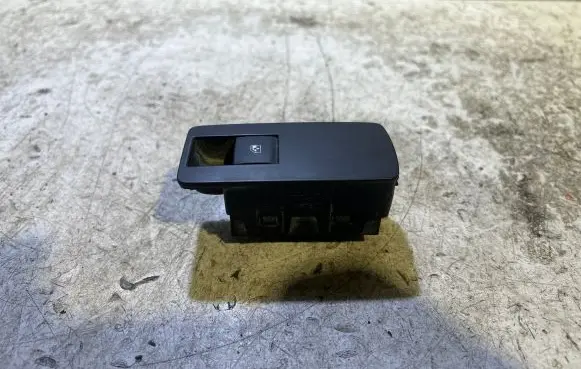 Opel Insignia A Electric window control switch 13301888