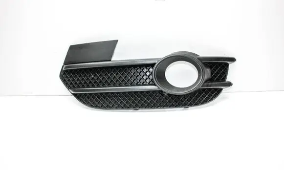 Audi Q3 8U Front grill 8U0807681A