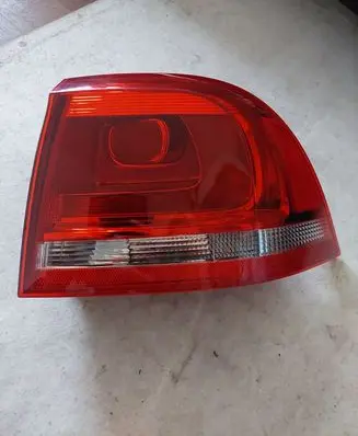 Volkswagen Touareg II Rear/tail lights 7P6945096E 89090229