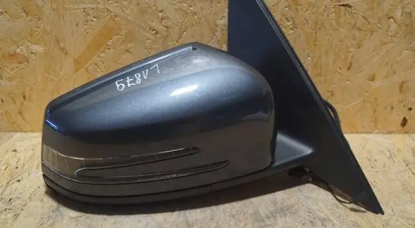 Mercedes-Benz C W204 Front door electric wing mirror