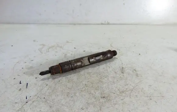 Renault Megane I Fuel injector