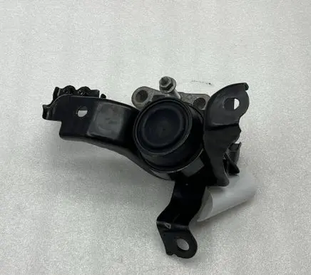 Toyota Yaris Cross Engine mount bracket 