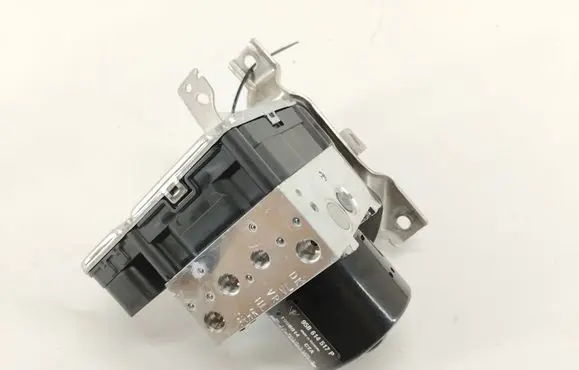 Porsche Macan (95B) ABS Pump 95B907379P