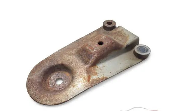Engine mounting bracket