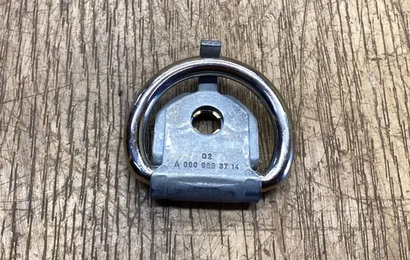 Tie down hook / loop