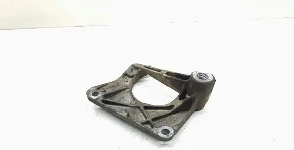 BMW 5 E60 E61 Engine mounting bracket 6761117 22116761117