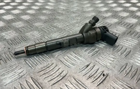 BMW 3 F30 F35 F31 Fuel injector 7810702 0445110617