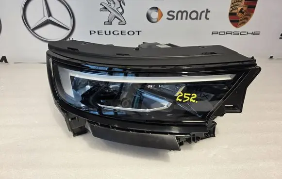 Opel Mokka B Headlight/headlamp 9847939580