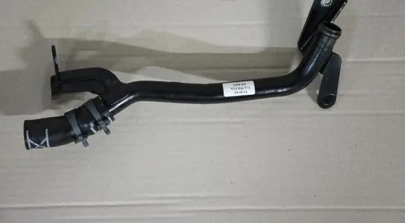 Volkswagen Transporter - Caravelle T6 Engine coolant pipe/hose V03846573