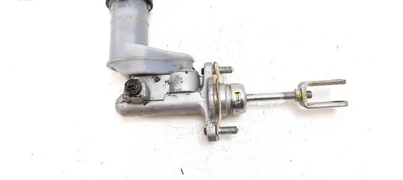 Isuzu D-Max Clutch master cylinder