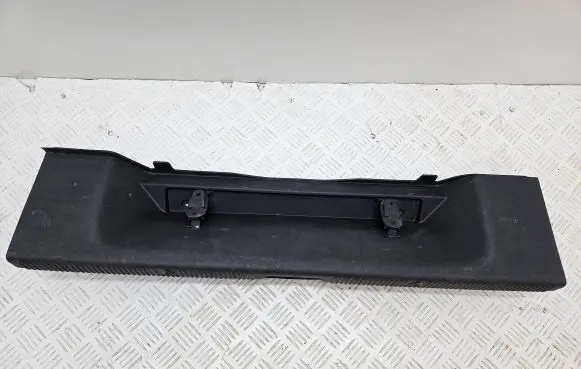 Trunk/boot sill cover protection