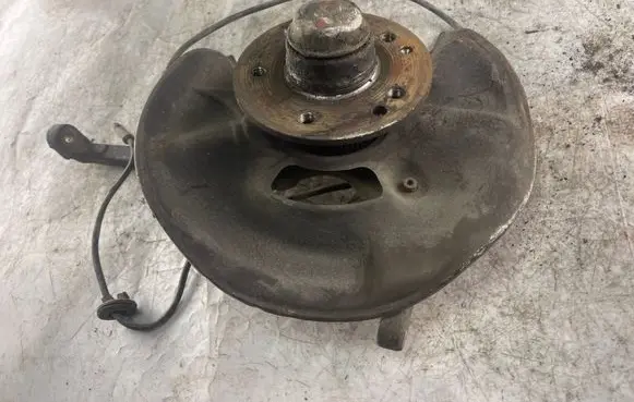 Mercedes-Benz C W202 Front wheel hub spindle knuckle