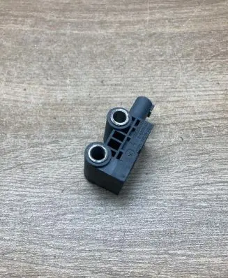 BMW 7 F01 F02 F03 F04 Airbag deployment crash/impact sensor 609790200A 1718245