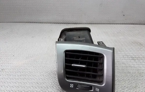 Toyota Avensis Verso Dashboard side air vent grill/cover trim 5566044080