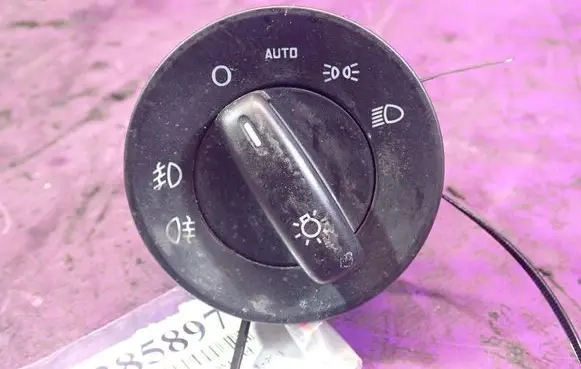 Skoda Octavia Mk2 (1Z) Light switch 1Z0941431J