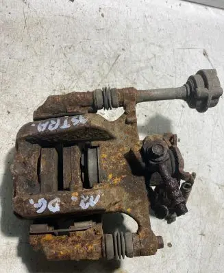 Opel Astra J Rear brake caliper