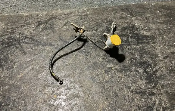 Brake fluid reservoir