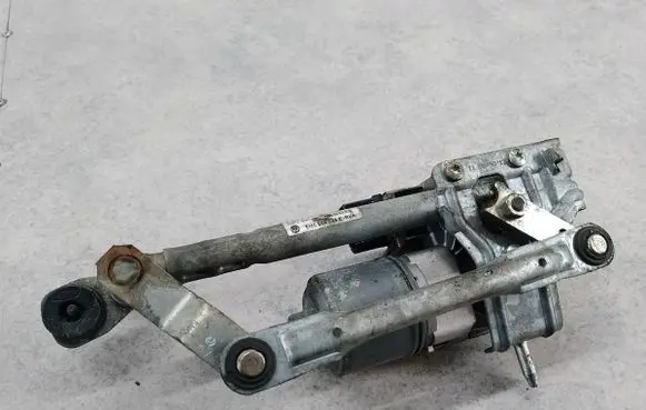 Volkswagen Golf Plus Front wiper linkage 5M0955024E