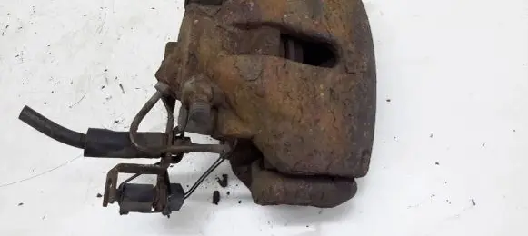 Volkswagen PASSAT B5.5 Front brake caliper