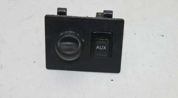 Toyota Avensis T270 AUX in-socket connector 8619005010