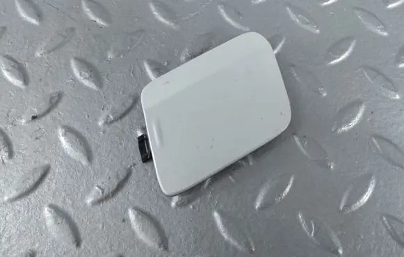 Rear bumper row hook cap/cover