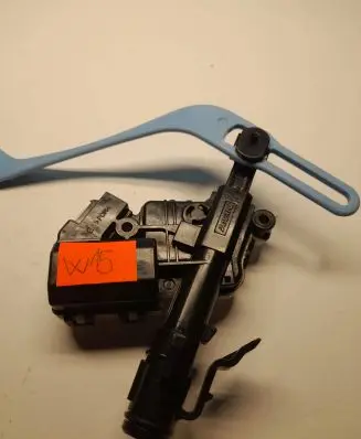 Lexus RX 450H Fuel tank cap lock 