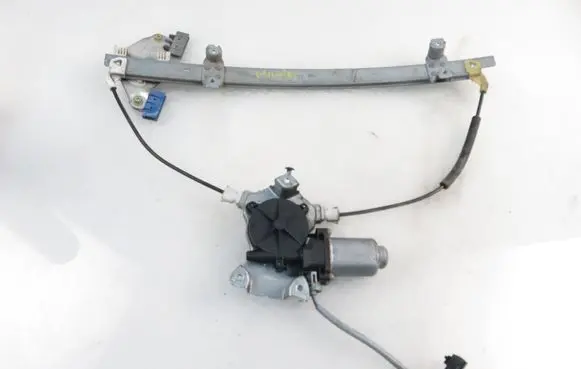 Nissan Almera N16 Front door window regulator with motor 