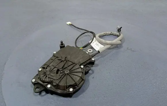 BMW X3 E83 Tailgate/trunk/boot lock/catch/latch 7383561