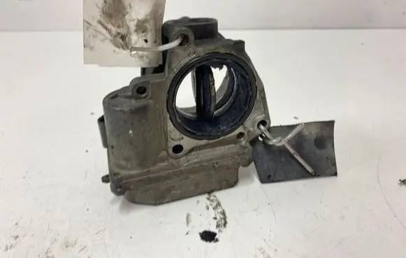 Volkswagen Jetta IV Throttle valve 03G128063C