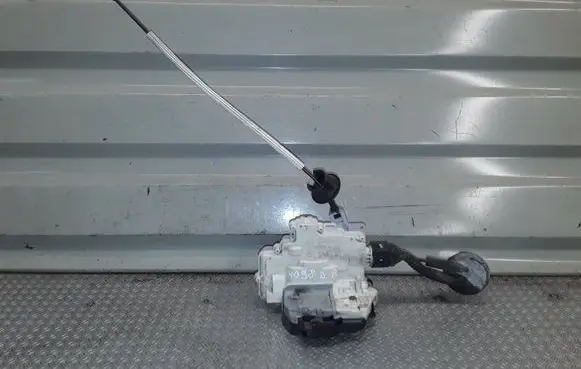 Audi A6 S6 C6 4F Front door lock 4F1837016