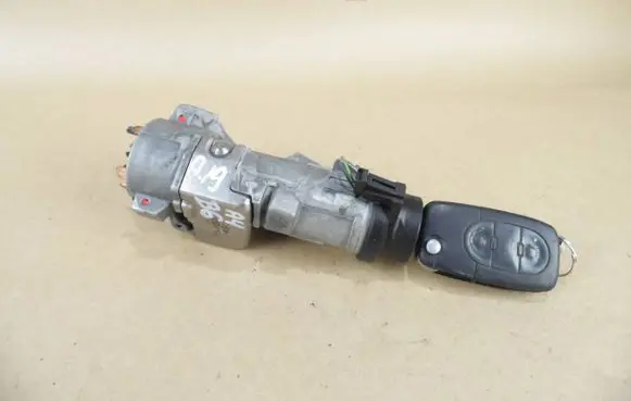Audi A4 S4 B6 8E 8H Ignition lock 4B0905851G