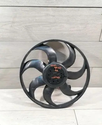 BMW 1 F40 Electric radiator cooling fan 7636070 228281