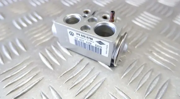 Porsche Cayenne (92A) Air conditioning (A/C) expansion valve 7P0820679A