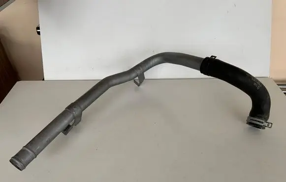Mercedes-Benz CLA C117 X117 W117 Engine coolant pipe/hose A2702032902