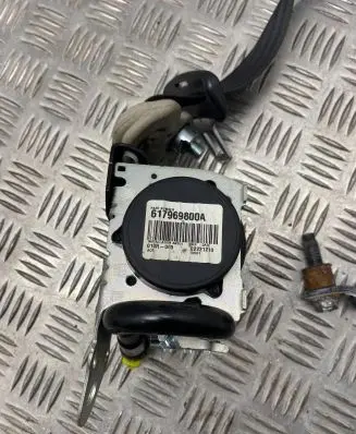 Nissan Juke I F15 Front seatbelt 617969800A 02221210 010R000