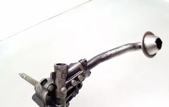 Volkswagen PASSAT B5 Oil pump 026115153A