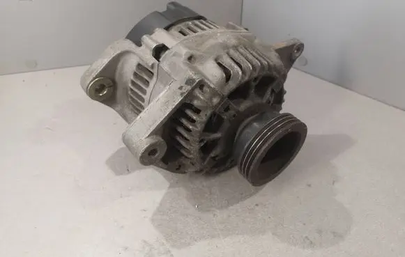 Renault Kangoo I Generator/alternator 7700870279